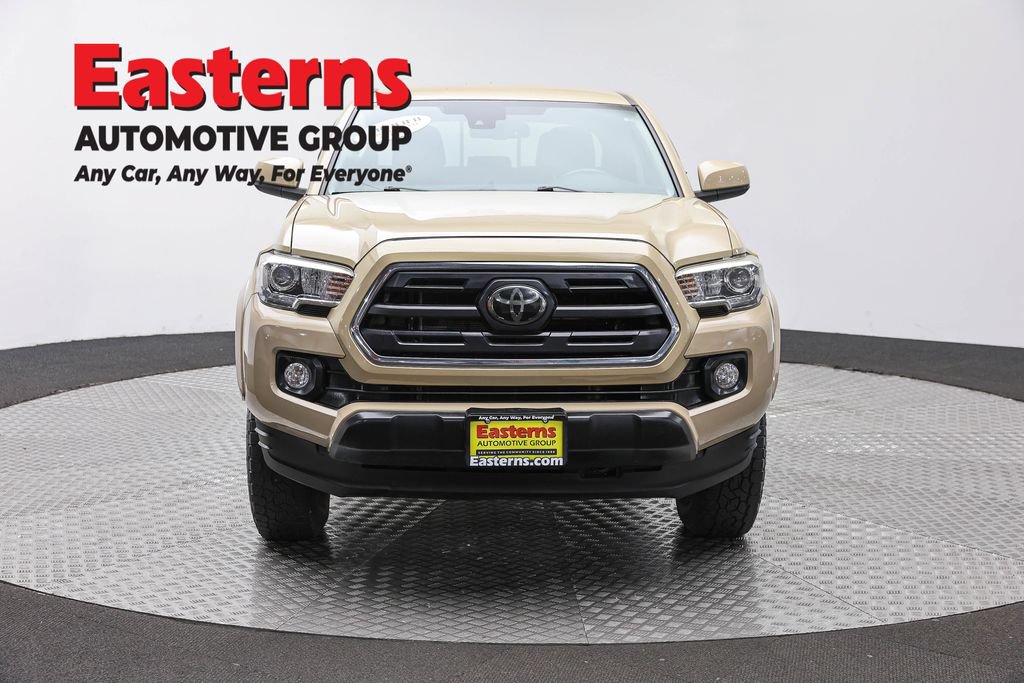Used 2018 Toyota Tacoma SR5 AWD/4WD image 2