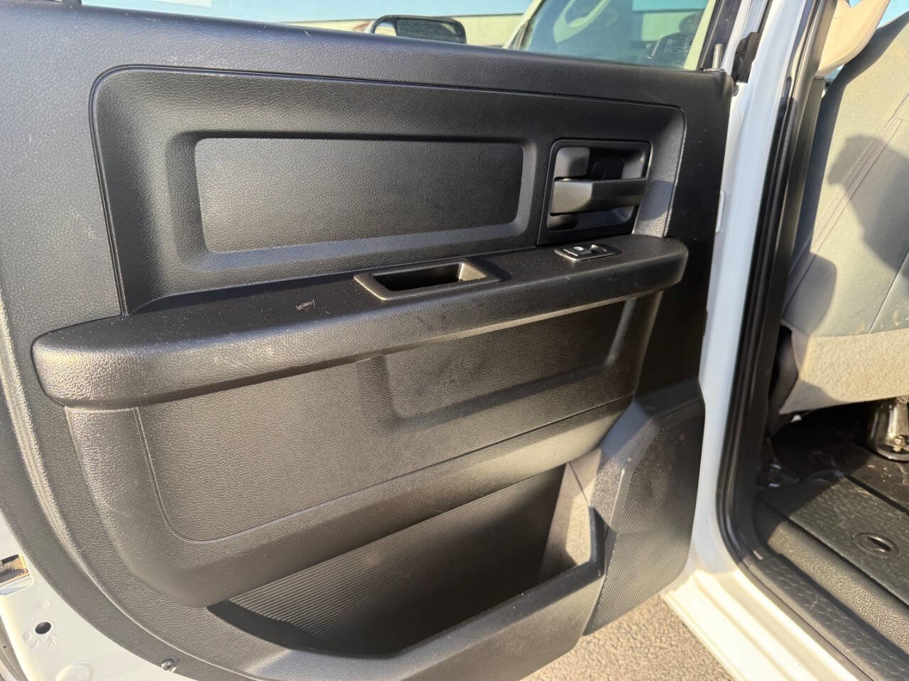 Used 2018 RAM 2500 Tradesman w/ Chrome Appearance Group image 27