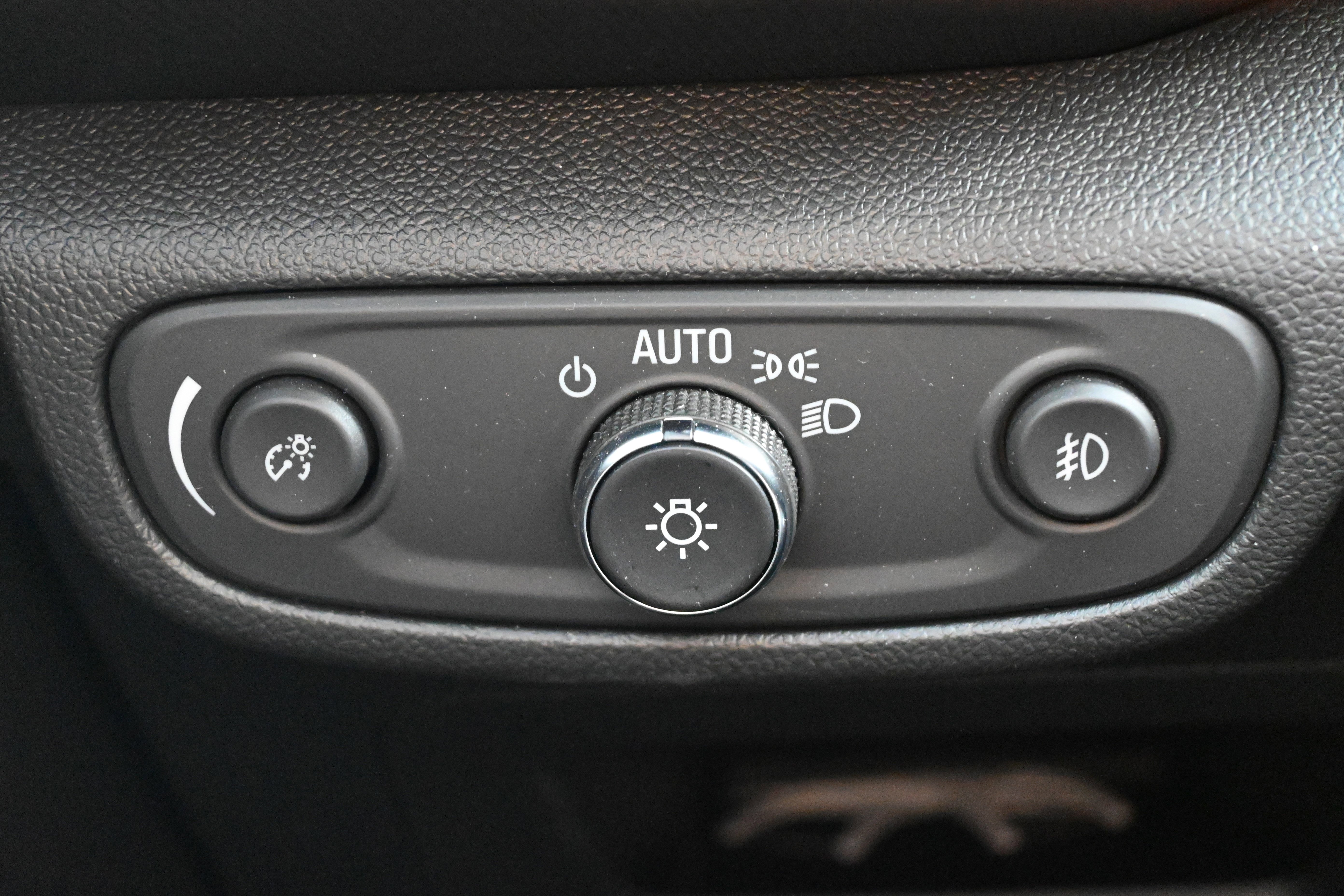 Used 2023 Chevrolet TrailBlazer RS image 29