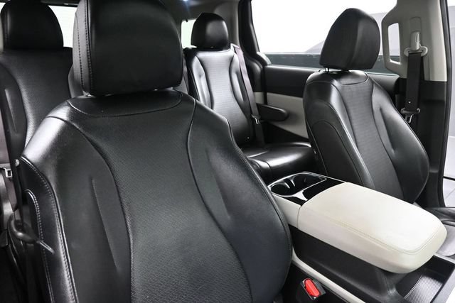 Used 2023 Kia Carnival SX Prestige w/ Paint Protection Package FWD image 30