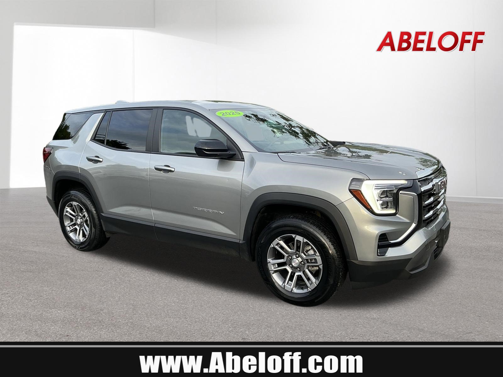 Used 2025 GMC Terrain Elevation AWD/4WD image 1