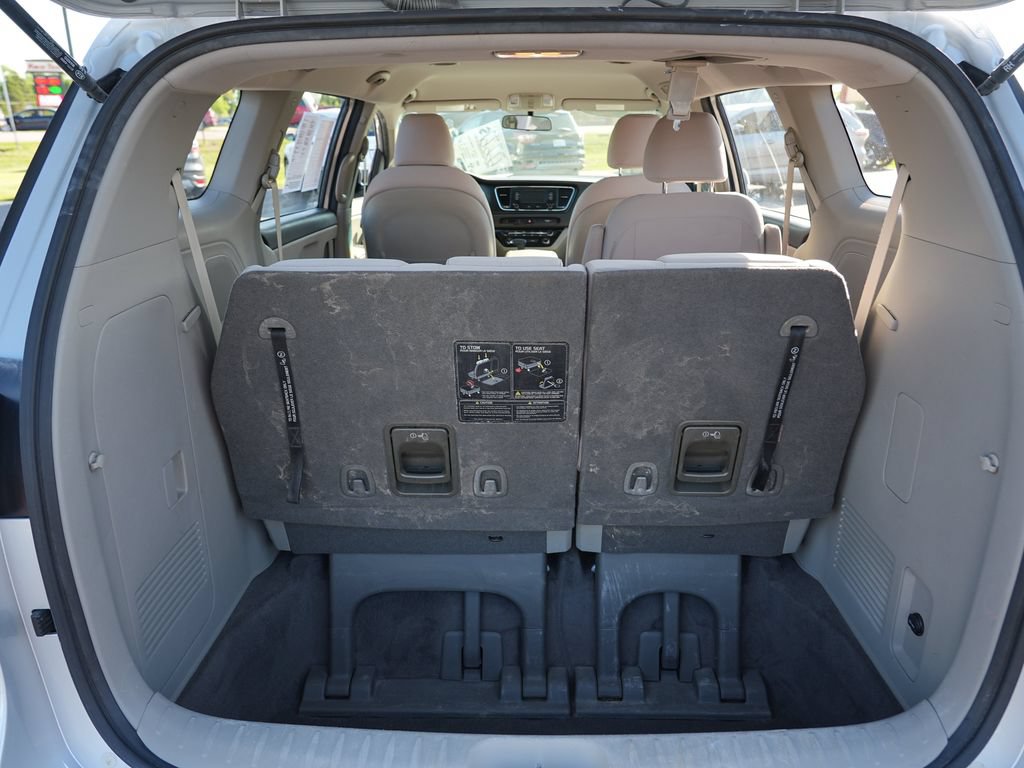 Used 2018 Kia Sedona L FWD image 26
