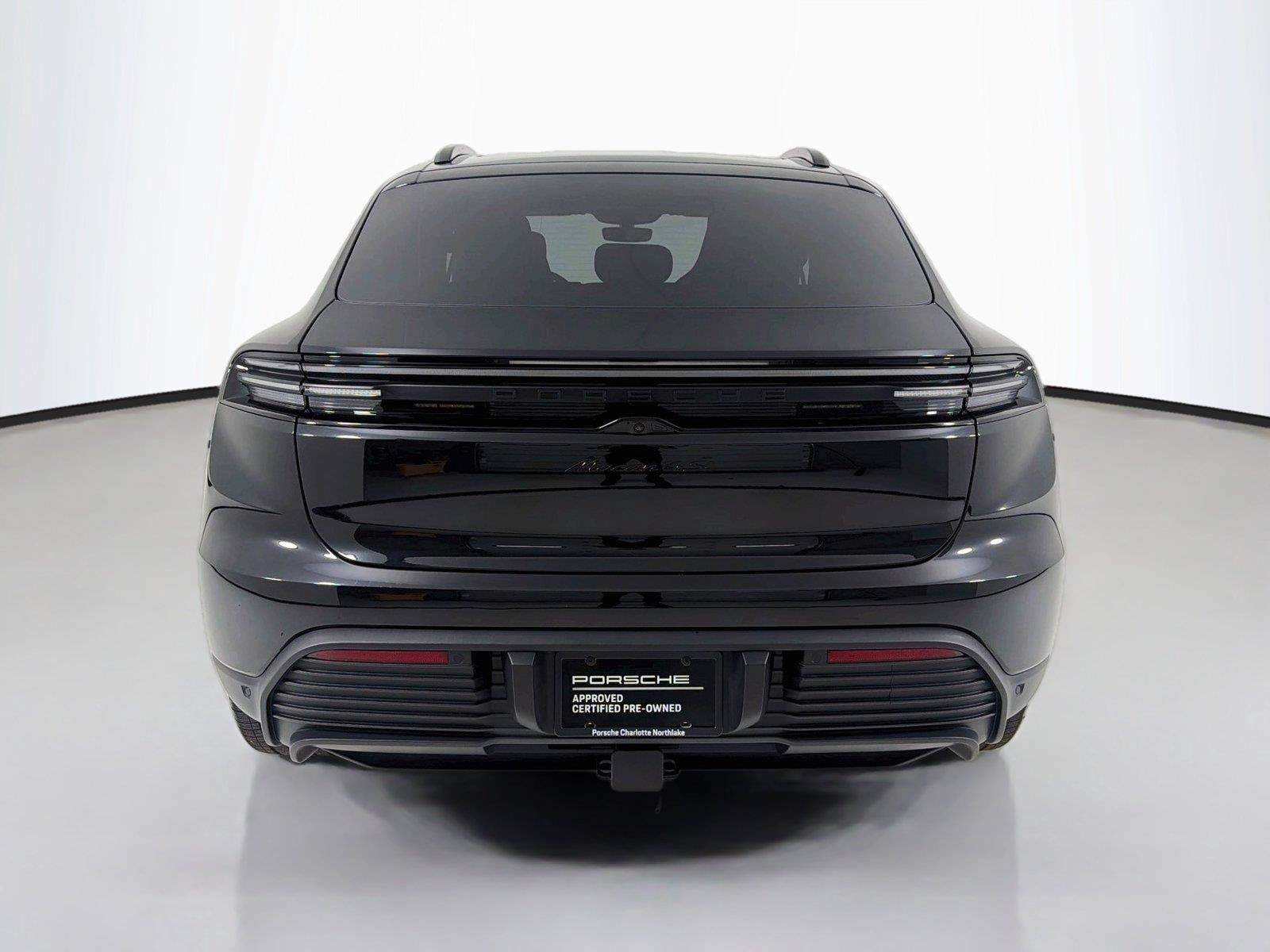Certified 2025 Porsche Macan 4S Electric AWD/4WD image 28
