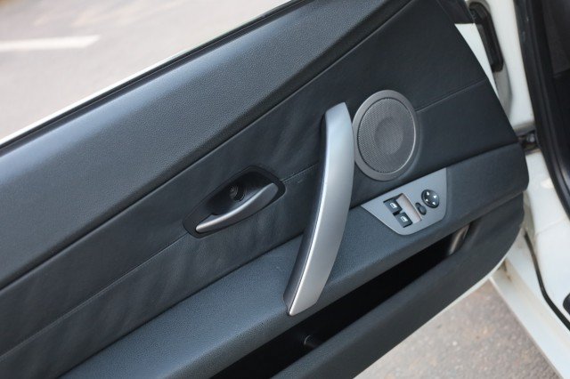 Used 2004 BMW Z4 2.5i RWD image 23