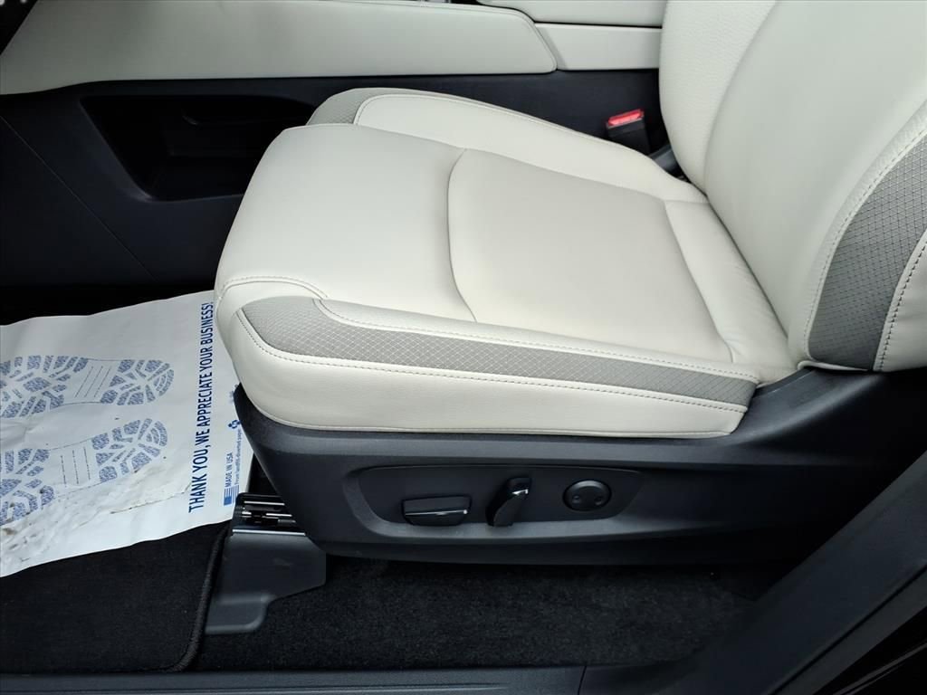 New 2025 Nissan Pathfinder SL image 11