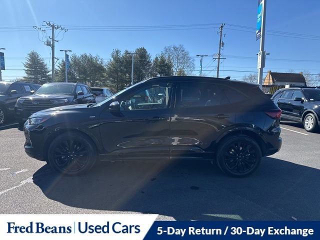 Certified 2023 Ford Escape ST-Line Elite AWD/4WD image 4