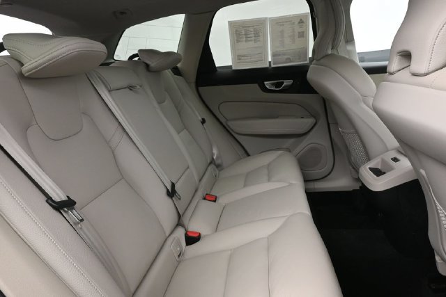 Used 2024 Volvo XC60 B5 Core w/ Climate Package AWD/4WD image 30