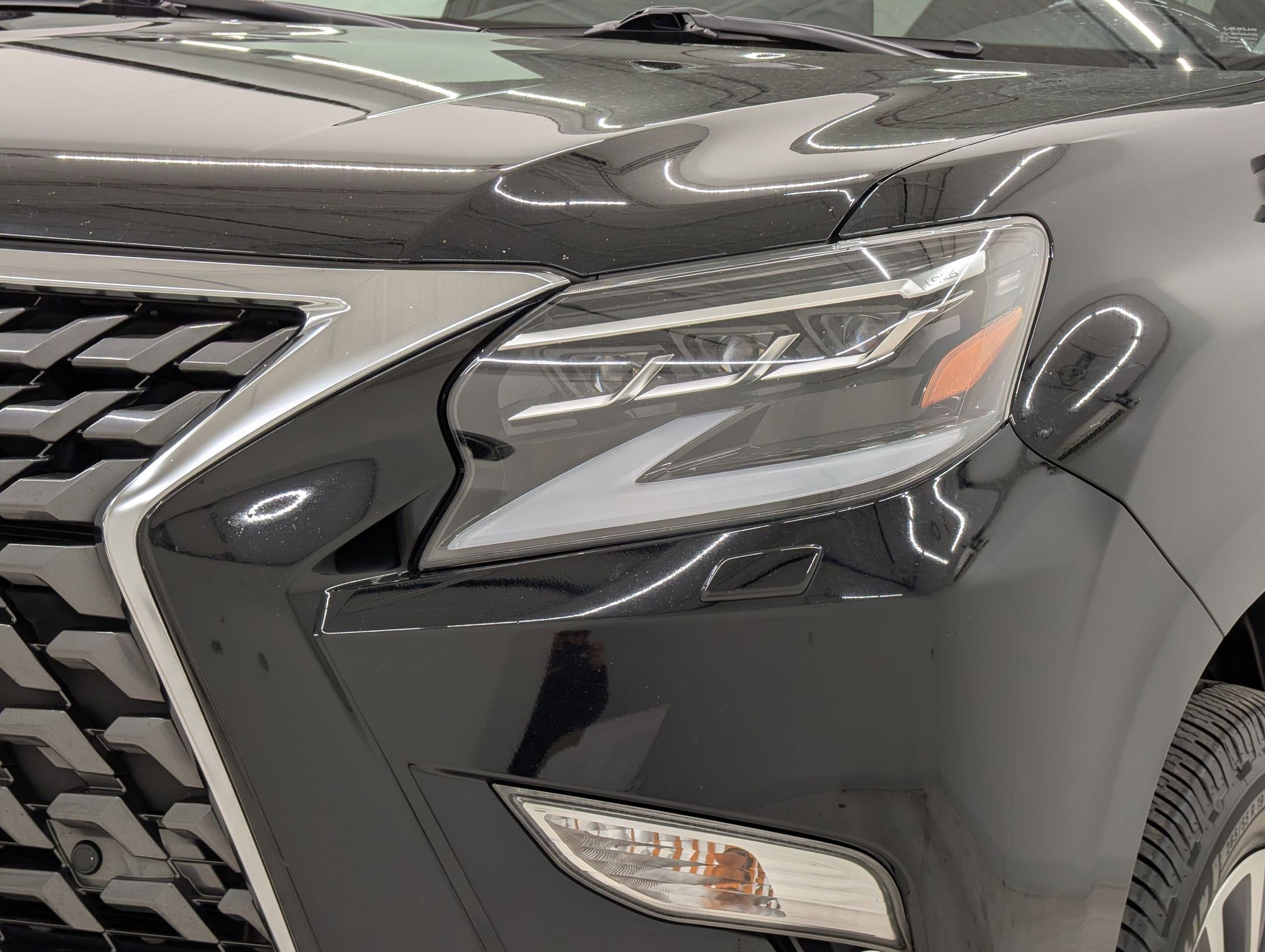 Used 2022 Lexus GX 460 Luxury w/ Accessory Package image 11