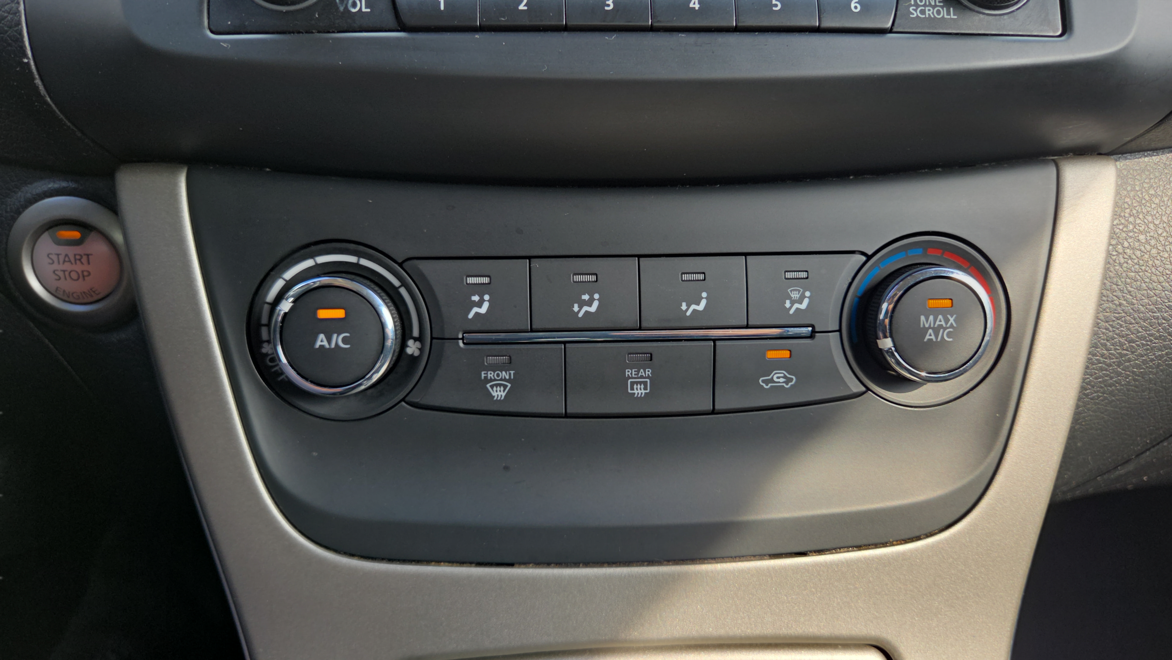 Used 2015 Nissan Sentra SV FWD image 27