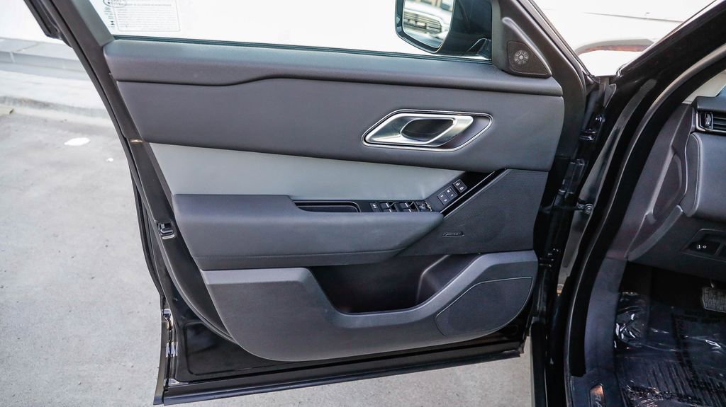 Used 2024 Land Rover Range Rover Velar S image 24