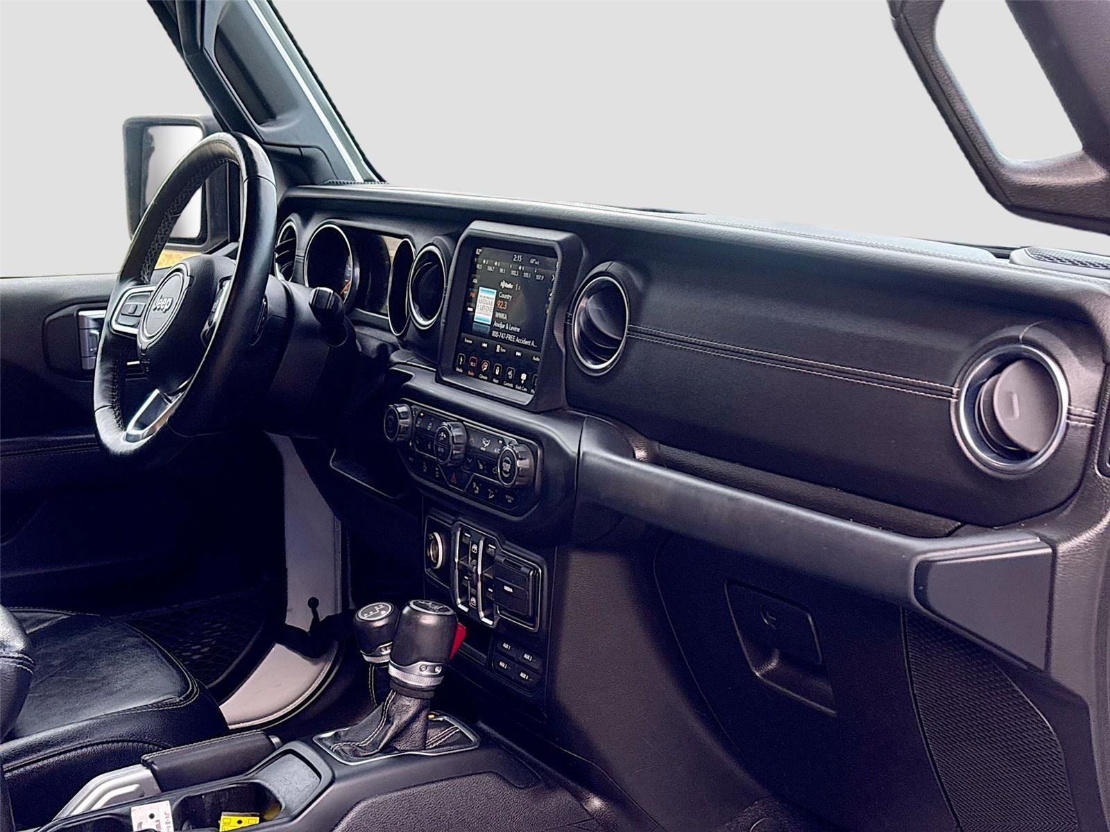 Used 2019 Jeep Wrangler Unlimited Sahara image 30