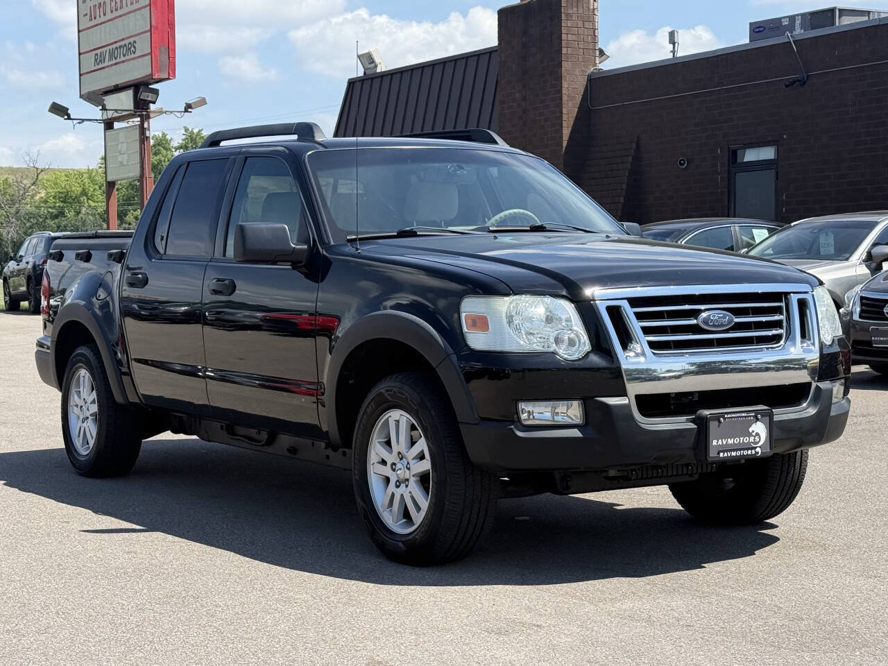 Used 2007 Ford Explorer Sport Trac XLT AWD/4WD image 5