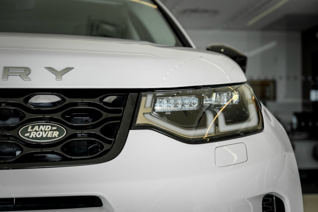 Used 2025 Land Rover Discovery Sport S image 3