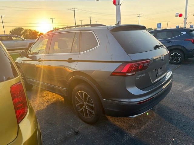 Used 2020 Volkswagen Tiguan SE w/ Panoramic Sunroof Package AWD/4WD image 7