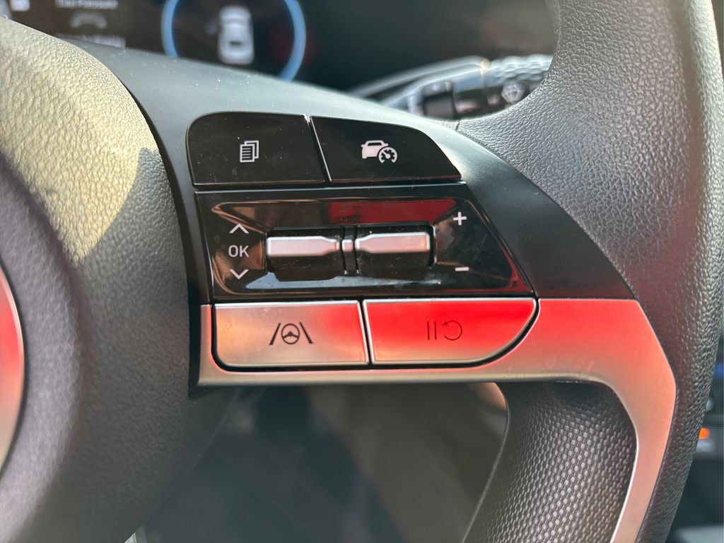 Used 2024 Hyundai Elantra SEL image 25