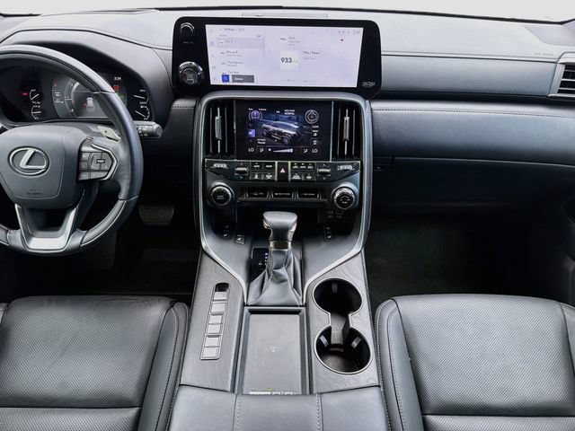Used 2024 Lexus LX 600 4WD w/ Luxury Package image 20
