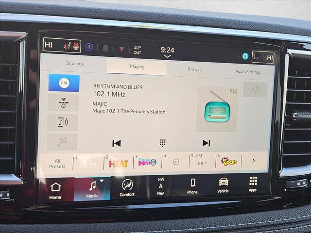 New 2026 Chrysler Pacifica Limited image 12