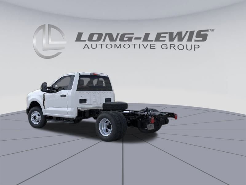 New 2026 Ford F350 4x4 Regular Cab DRW Super Duty image 4