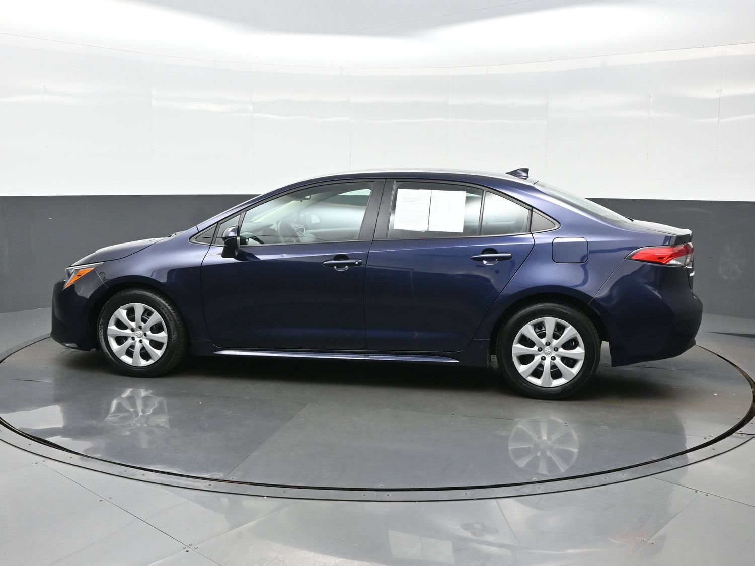 Used 2024 Toyota Corolla LE FWD image 3