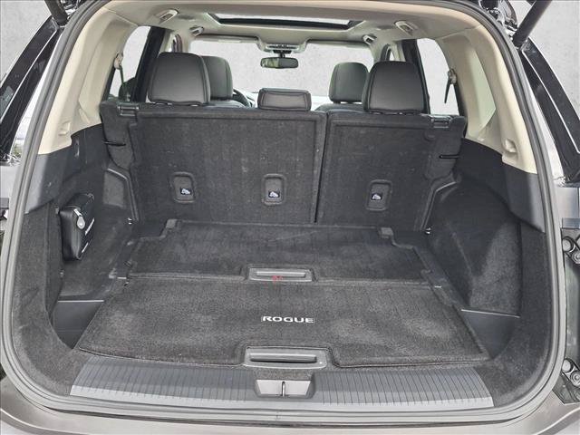 Used 2023 Nissan Rogue SL w/ SL Premium Package FWD image 6