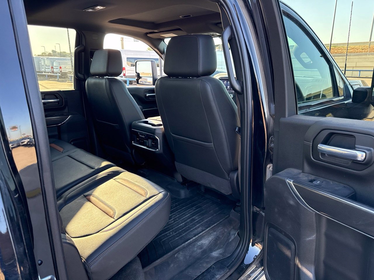 Used 2023 GMC Sierra 2500 AT4 w/ AT4 Preferred Package AWD/4WD image 12