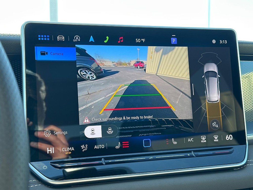 Used 2025 Volkswagen Tiguan SE R-Line image 25