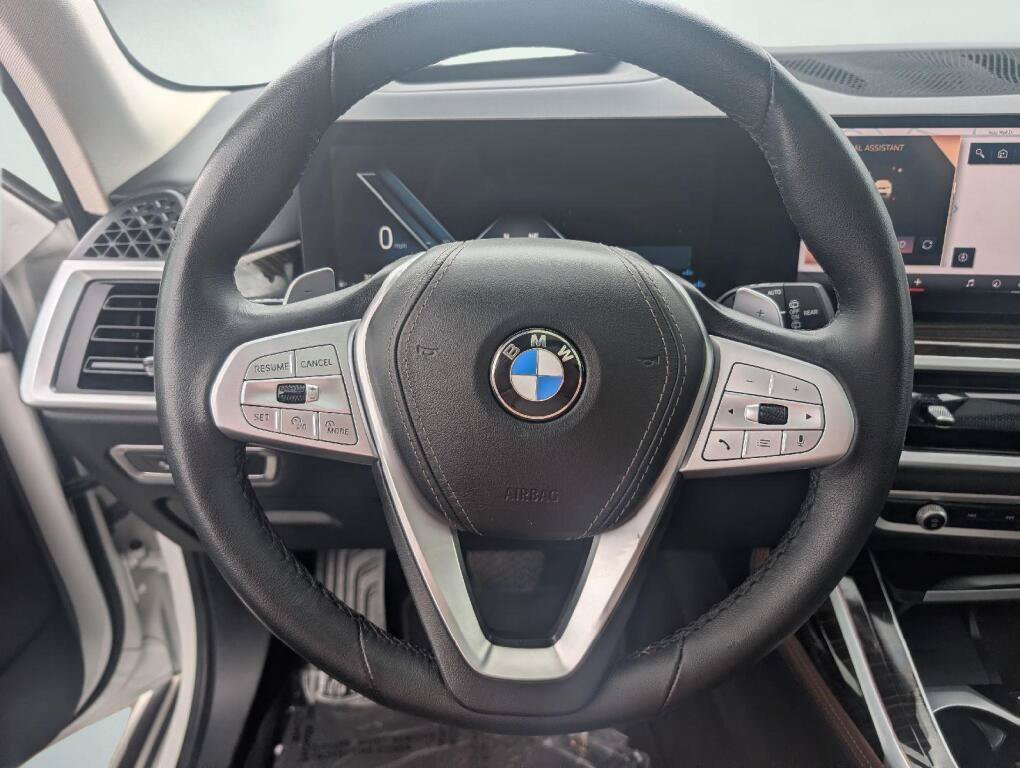 Used 2025 BMW X7 xDrive40i AWD/4WD image 8