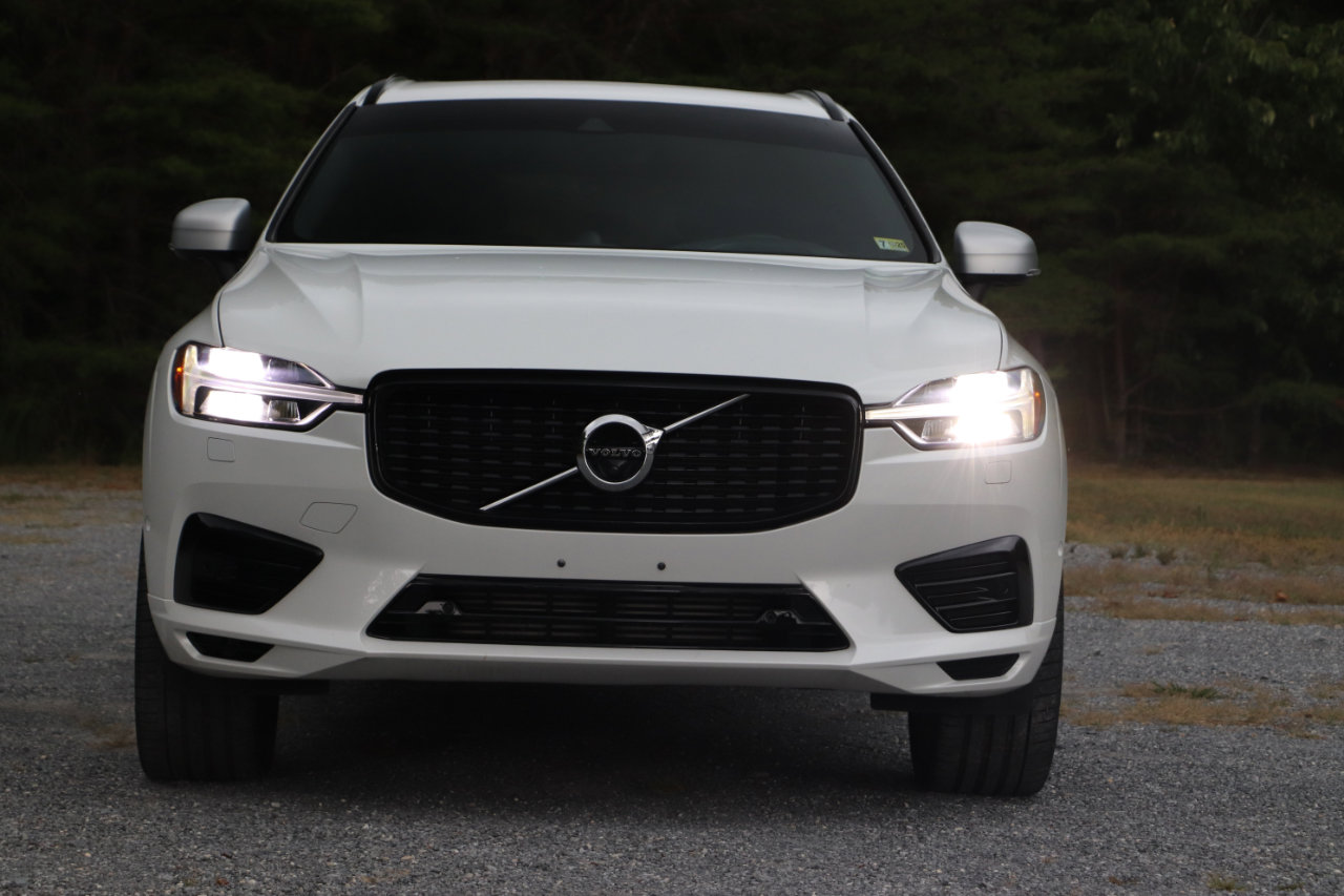 Used 2018 Volvo XC60 T8 R-Design w/ Convenience Package image 37