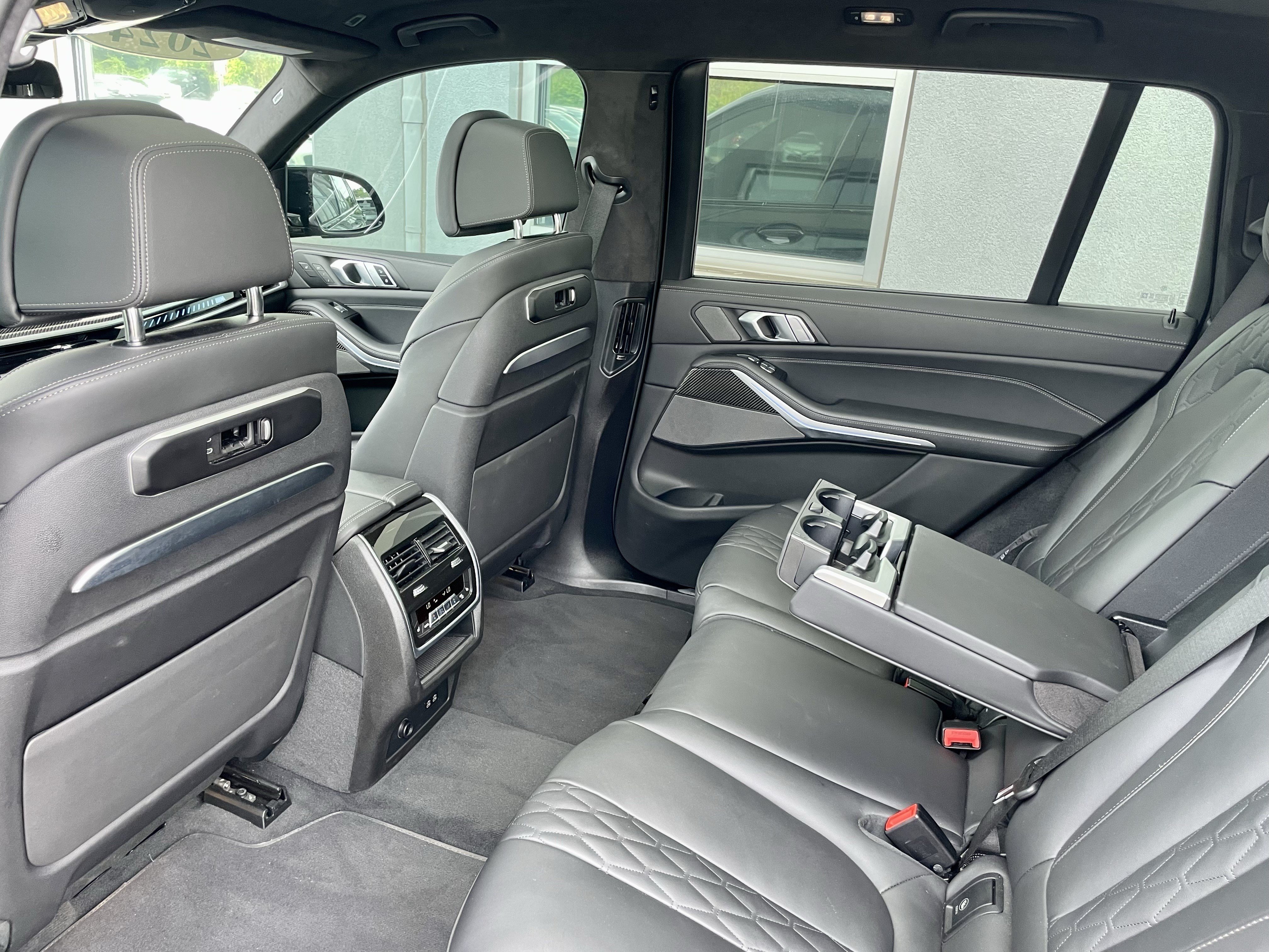Used 2024 BMW X7 M60i w/ Executive Package AWD/4WD image 30