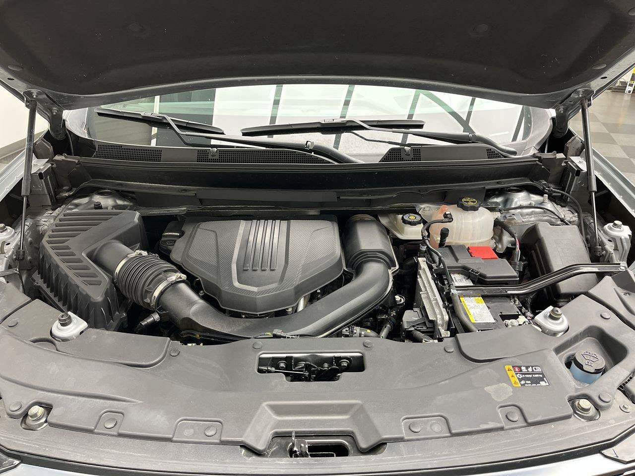 Certified 2025 GMC Acadia AT4 w/ LPO, Floor Liner Package AWD/4WD image 30