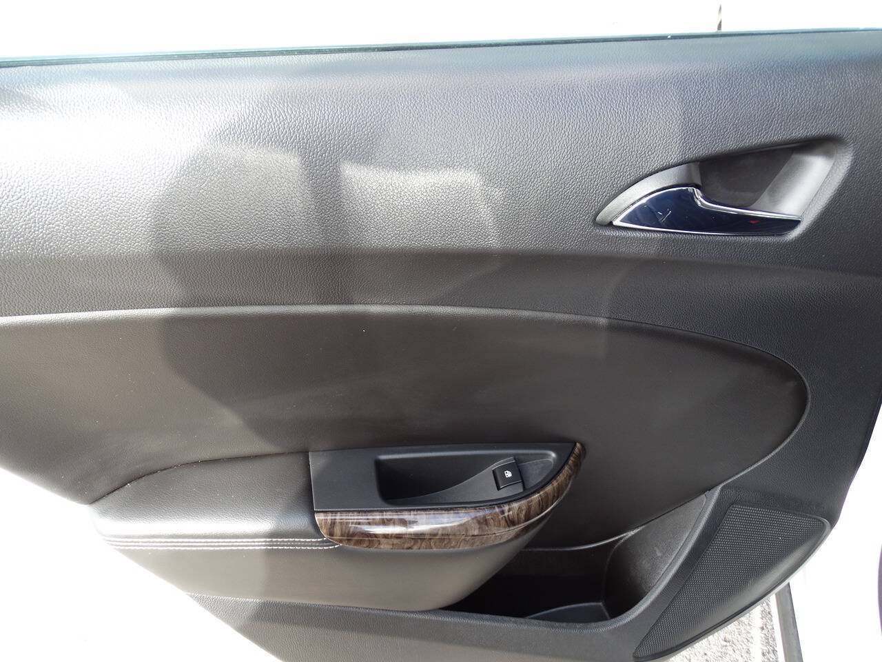 Used 2012 Buick Verano Leather FWD image 31