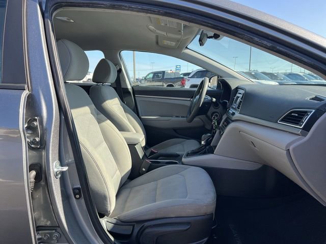 Used 2017 Hyundai Elantra SE w/ Cargo Package image 19