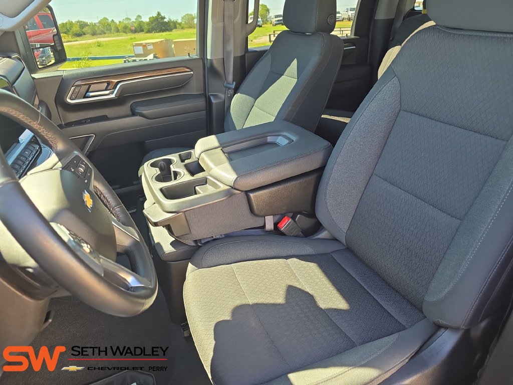 Used 2025 Chevrolet Silverado 2500 LT w/ Convenience Package AWD/4WD image 14