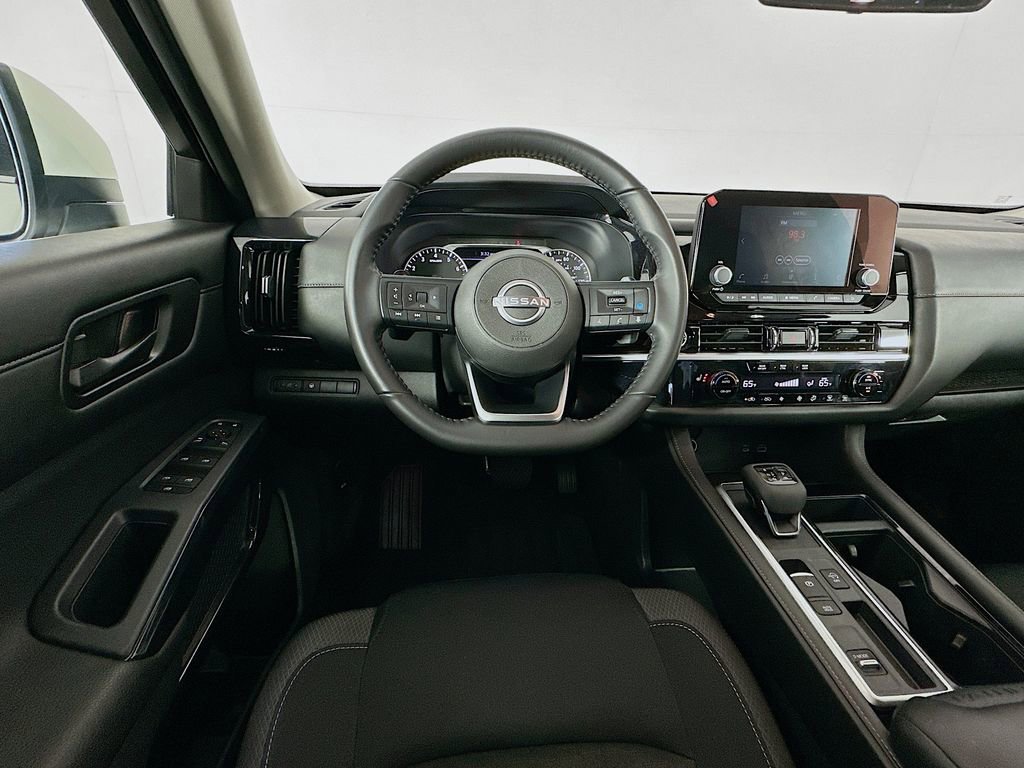 Used 2024 Nissan Pathfinder SV image 22