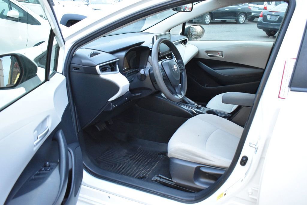 Used 2020 Toyota Corolla LE image 14