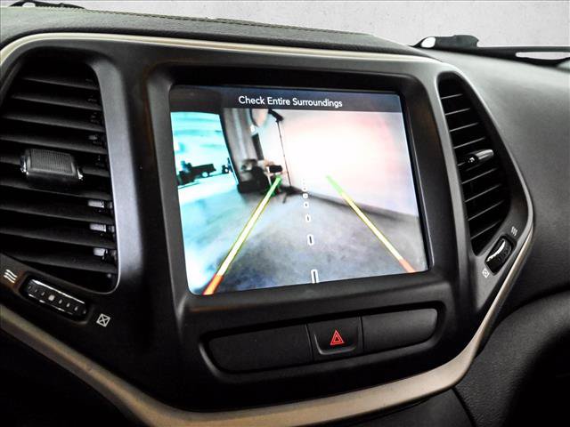 Used 2017 Jeep Cherokee Limited AWD/4WD image 14