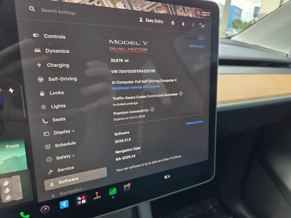 Used 2024 Tesla Model Y Performance AWD/4WD image 36