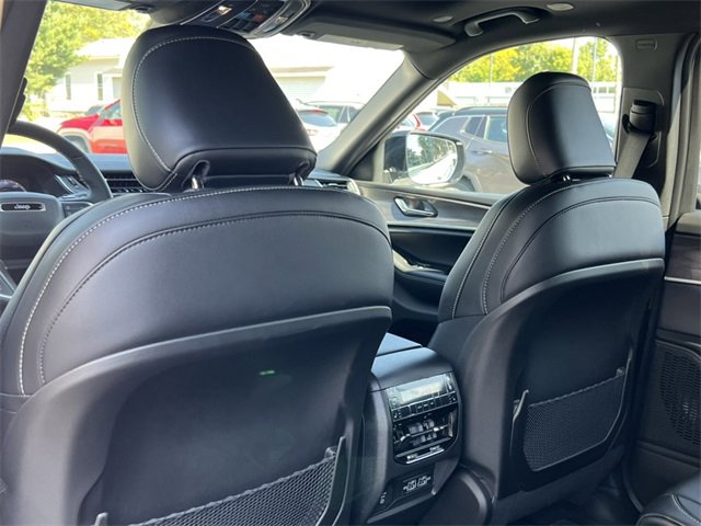 New 2025 Jeep Grand Cherokee L Limited image 33
