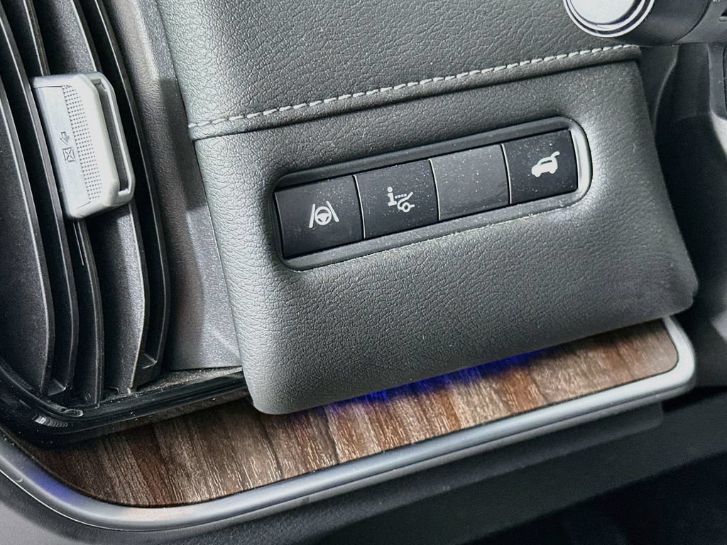 Used 2025 Nissan Armada Platinum Reserve AWD/4WD image 15