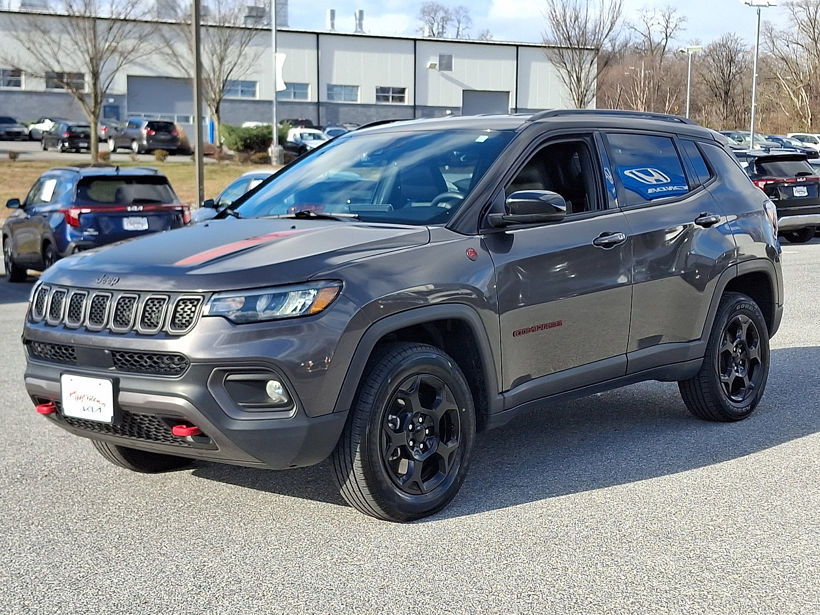 Used 2023 Jeep Compass Trailhawk image 3