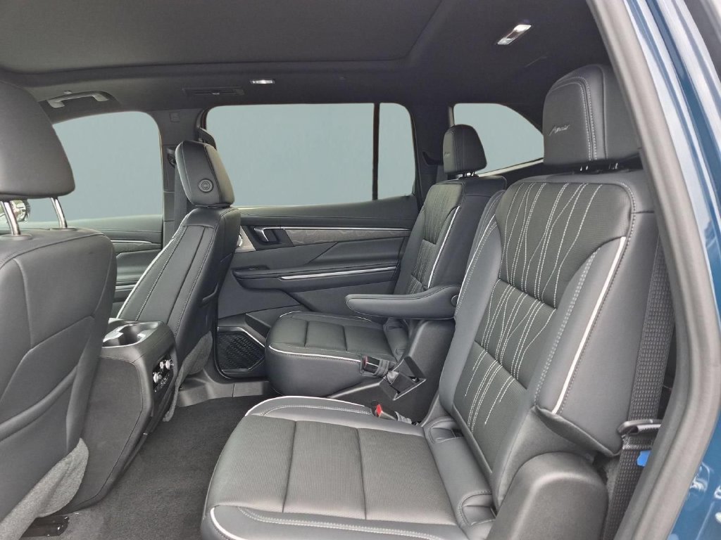 New 2027 Buick Enclave Avenir FWD image 25