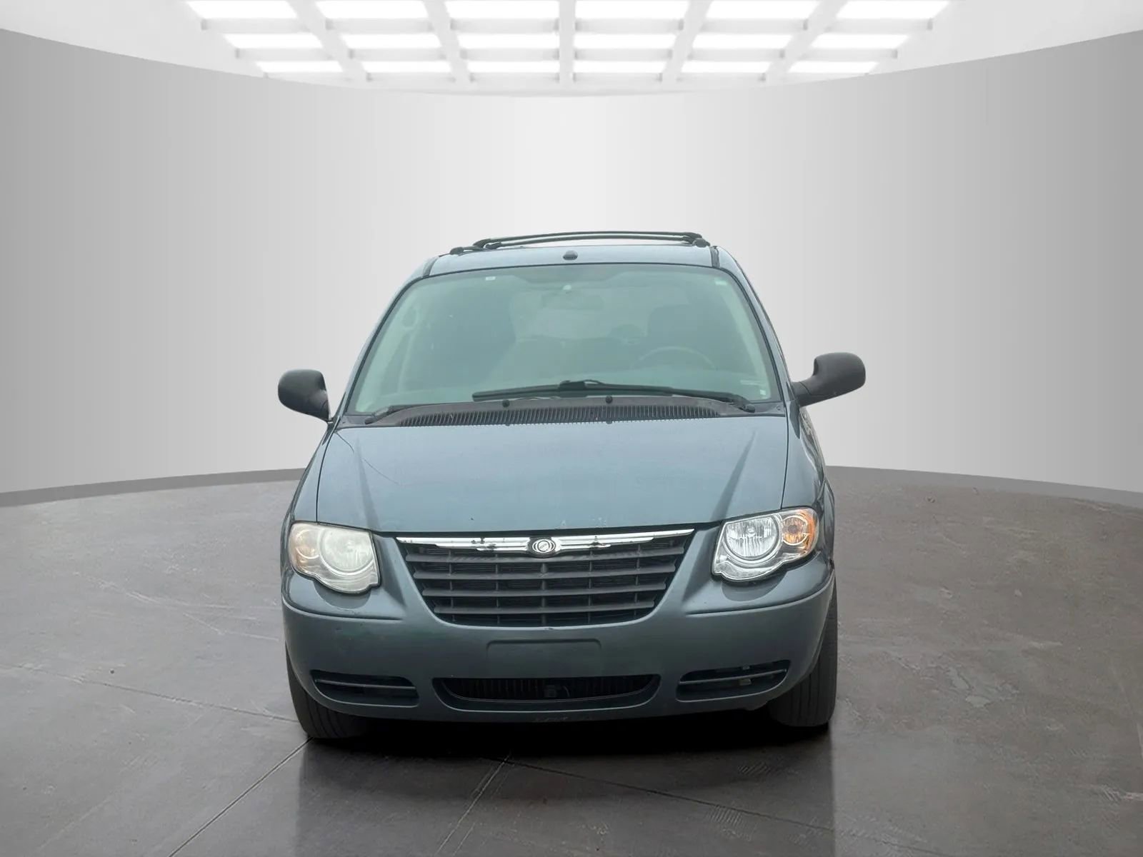 Used 2007 Chrysler Town & Country Touring image 10