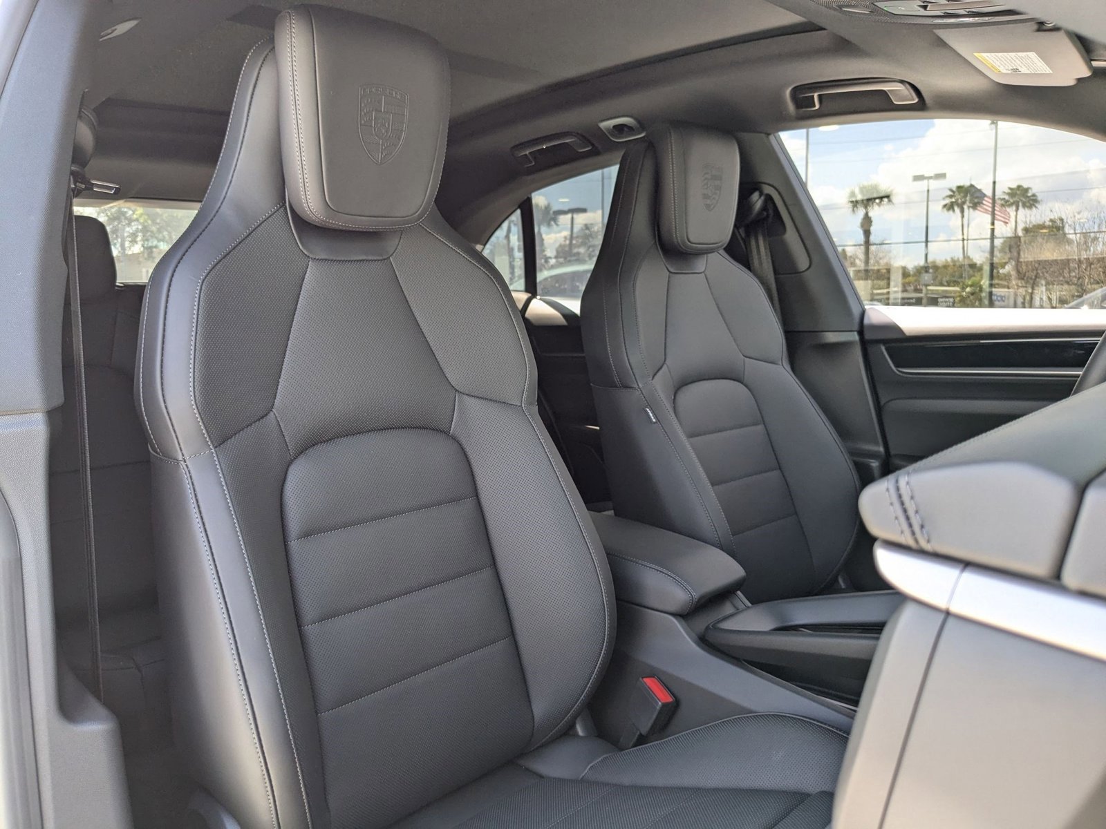 New 2025 Porsche Macan 4S Electric AWD/4WD image 23