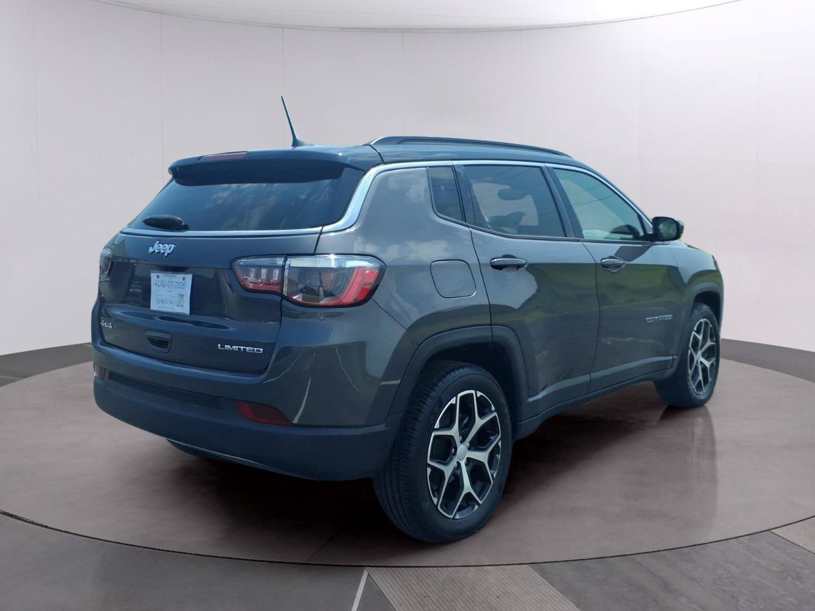 Used 2024 Jeep Compass Limited AWD/4WD image 7