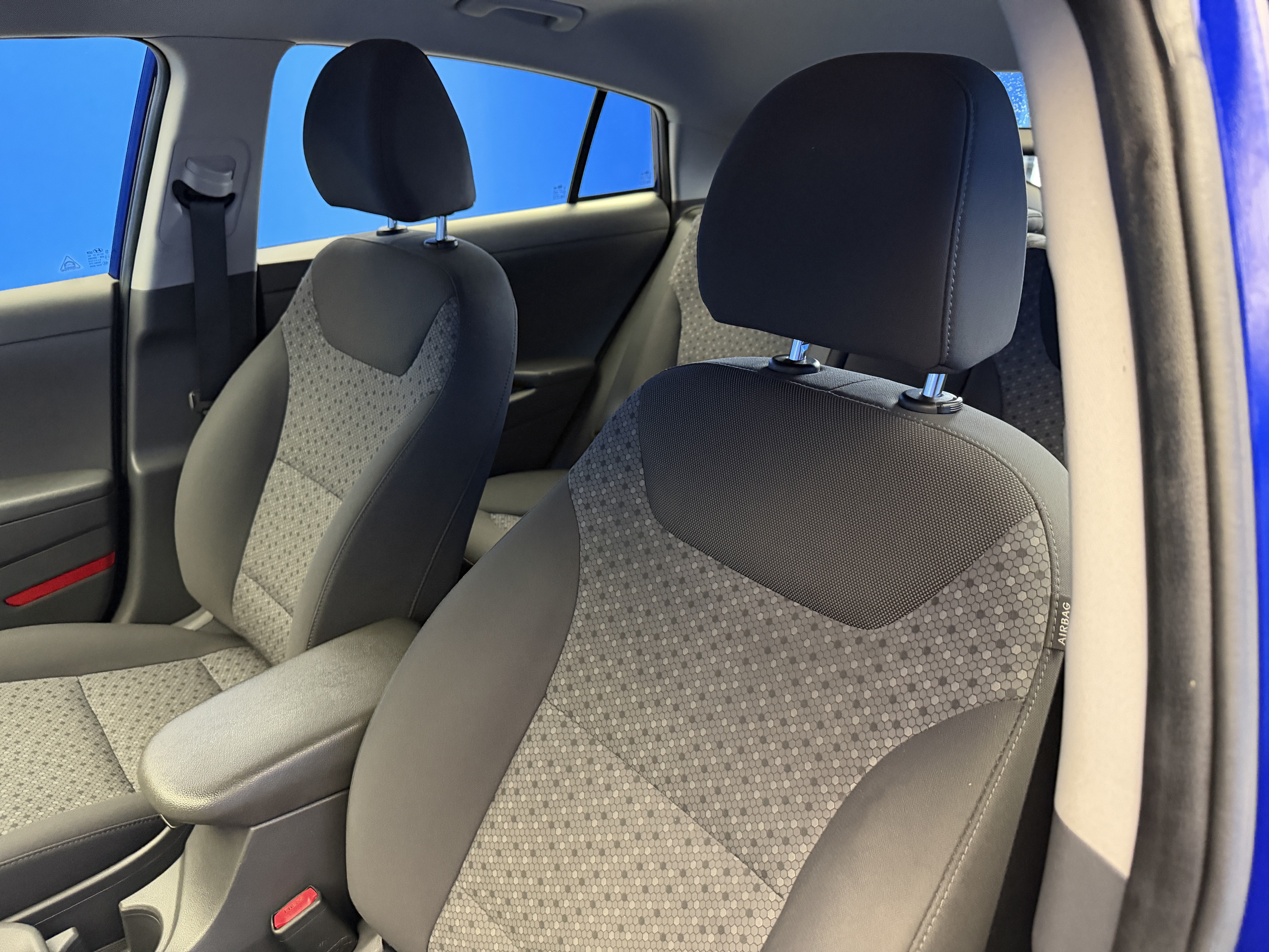 Used 2019 Hyundai Ioniq Plug-In Hybrid FWD image 13