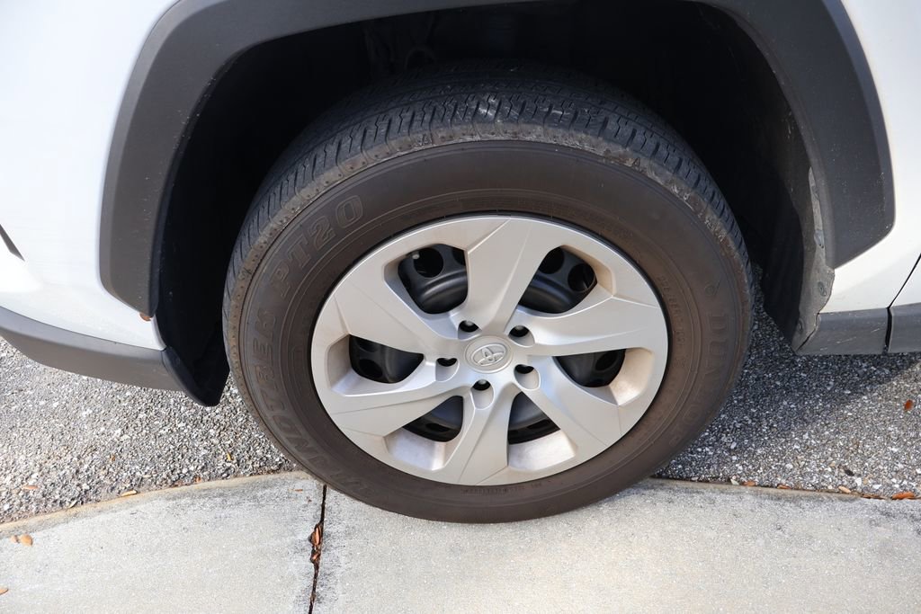 Used 2023 Toyota RAV4 LE image 4