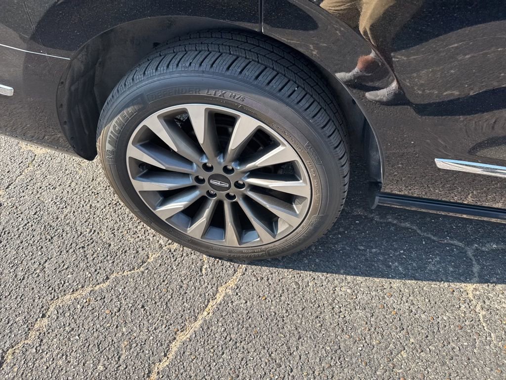 Used 2020 Lincoln Navigator Reserve w/ Luxury Package image 20