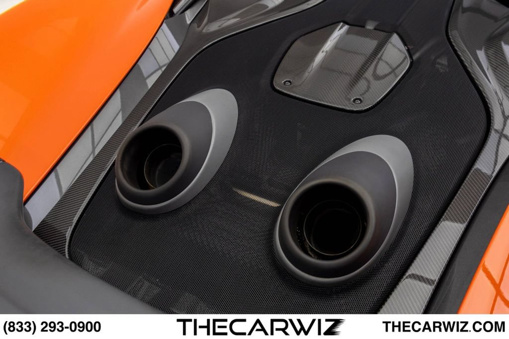 Used 2019 McLaren 600LT RWD image 28