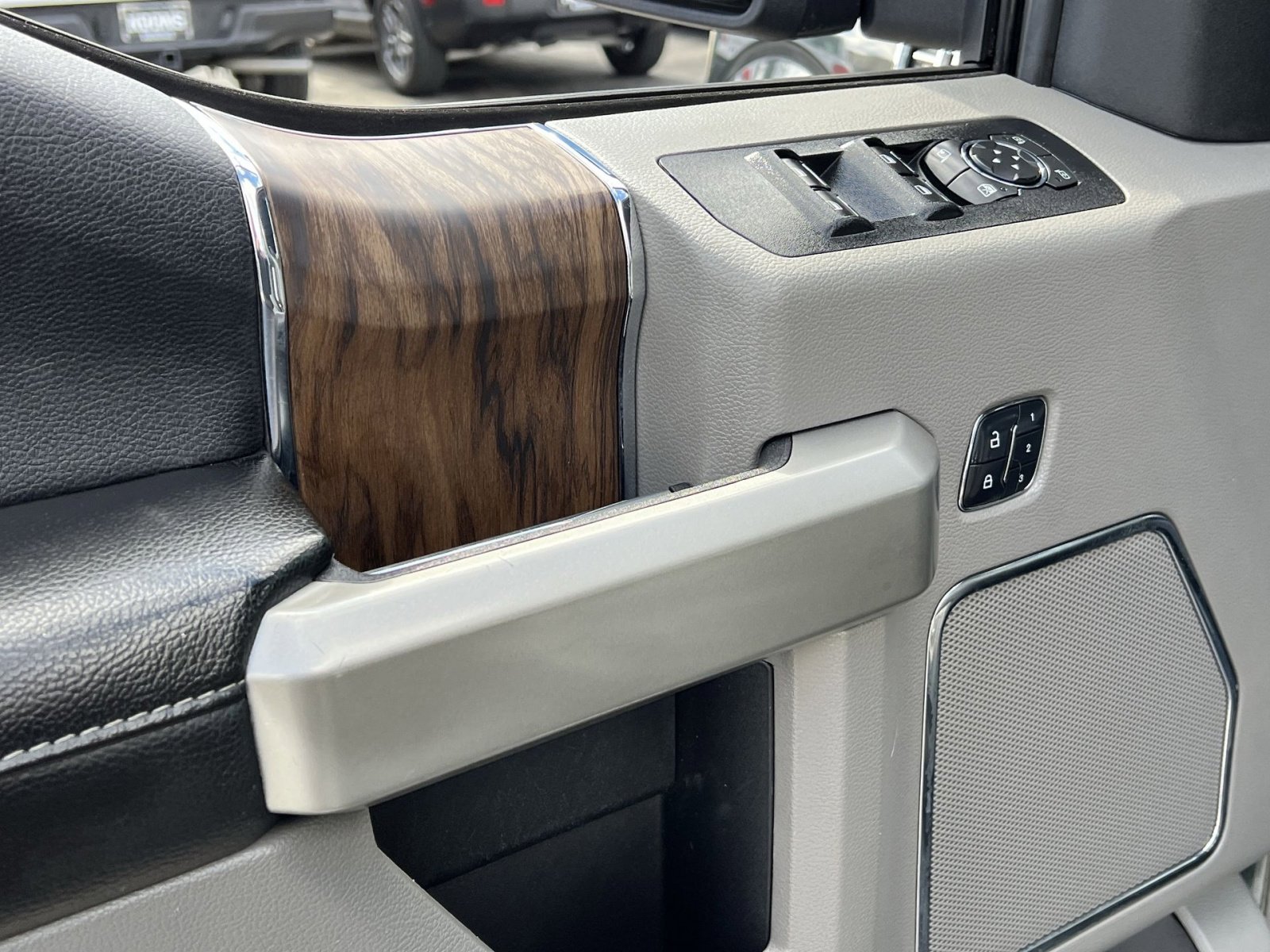 Used 2018 Ford F150 Lariat image 15