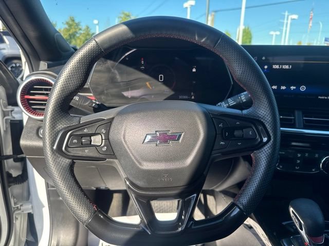 Used 2024 Chevrolet Trax RS w/ Sunroof Package FWD image 20
